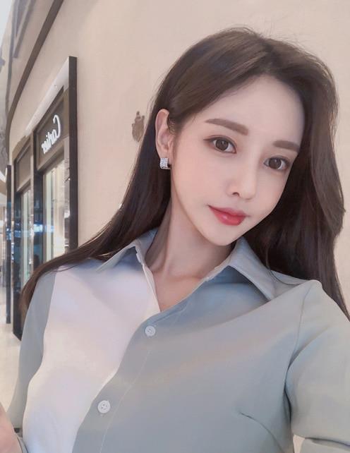 美圖圖鑒孫允珠 混搭亮片絲光柔紗灰白職業(yè)裙