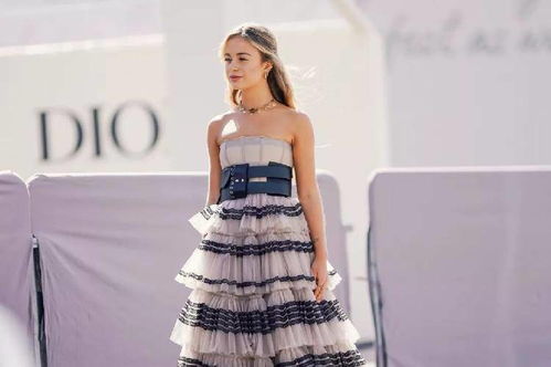 上游時(shí)尚 回歸少女時(shí)代，夢中那條絕美蛋糕裙